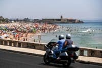 Man who terrorised elderly women in Cascais after several violent robberies is imprisoned