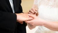 Poor and drug-addicted Portuguese people recruited online for sham marriages