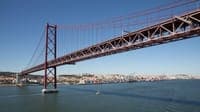 Eight-car pile-up on the access to the 25 de Abril Bridge