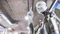 Flattery of users by AI chatbots poses risks to younger people