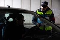 Intoxicated GNR officer crashes vehicle and assaults PSP officer at Barreiro hospital