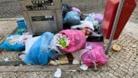Three workers affected by vapours released from a rubbish truck in Braga