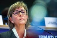 The EU is concerned about Portuguese pensioners and asks the Government to look at the examples of three countries