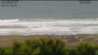 Authorities resume search for young man missing at Costa da Caparica beach