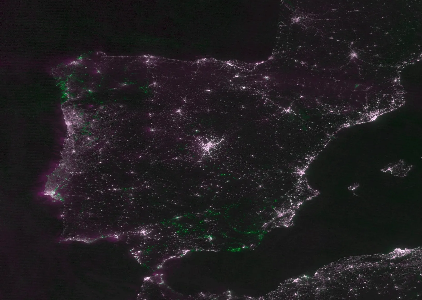 Blackout in Portugal was caused by "oscillations, gaps, differences in regulatory practices, generator shutdowns in Spain" - and more