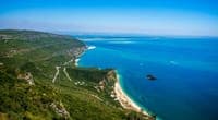 Estate in Arrábida claims ownership of five beaches. This court case involves a king and a queen, but the decision may lie with the tides