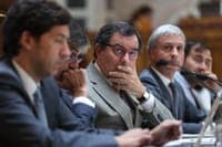 Government rejects discriminating against emigrants in access to home reconstruction support but issues a warning regarding second homes