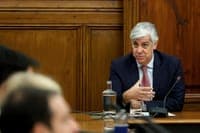 Centeno says comparison with Passos is "unreasonable"