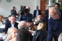 A revealing act: someone added kiwi to the mousse during a lunch with Seguro