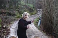 Tina "estava sozinha, a amar a Deus", mas entretanto quem lhe apareceu foi "o diabo"