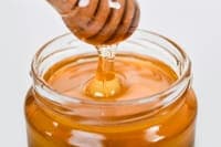 Does adding honey to hot tea ruin its therapeutic effects? Swallow a spoonful of certainty