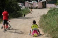 Fifty people live without water or electricity while waiting for rehousing in Vila Franca de Xira