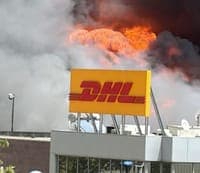 New fire rages at DHL facilities in Vialonga. One firefighter injured