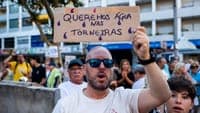 "Inês, get out, Almada is not yours". Around 1,500 people call for the mayor's resignation in protest against the lack of water in the municipality