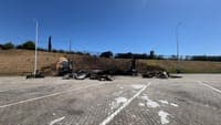 Truck catches fire at the Aveiras service area on the A1