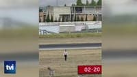 He jumped the fence and walked calmly along the Lisbon airport runway