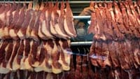 Portugal stops receiving meat from Brazil. Farmers demand measures against the EU and an investigation into imported olive oil