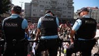 Young people from the movement received with applause at CGTP parade of thousands in Porto