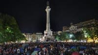 At dawn, PSP warns that the Rossio encampment 'must leave,' but rules out intervention for now. Municipal Police admits to use of force: 'We do not want to, but...'