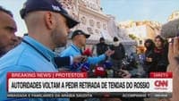 Join our cause: protester makes appeal to PSP in Rossio