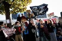 Hundreds of students block two schools in Lisbon: "They are destroying our future"