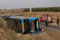 Images of the passenger bus that crashed in Baleizão