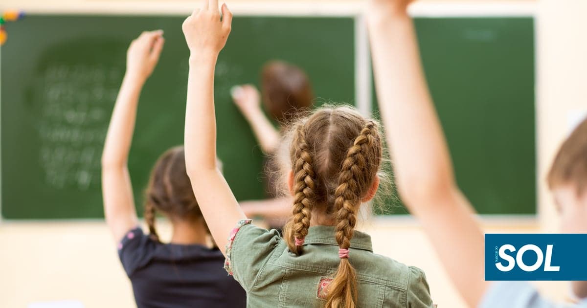 There are fewer and fewer children in Portugal, but they spend more and more time at school