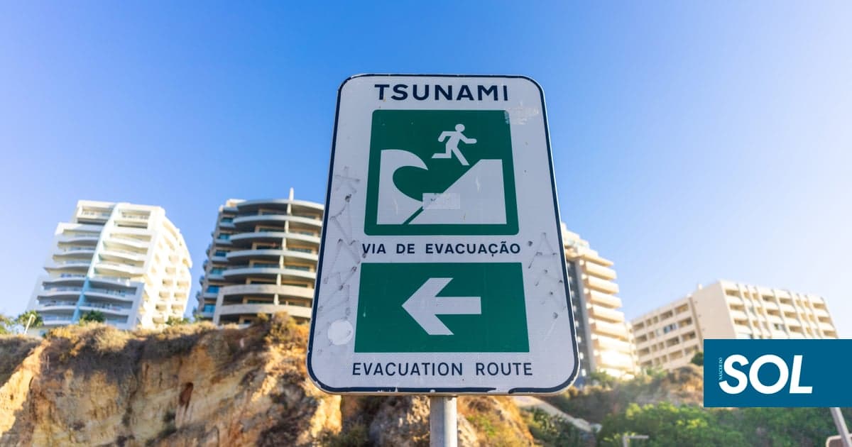 A tsunami will hit the Mediterranean. The probability is 100% and Portugal is at risk