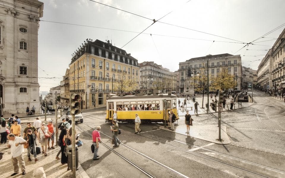 Lisbon and Porto establish themselves as dominant hubs for retail real estate in Portugal