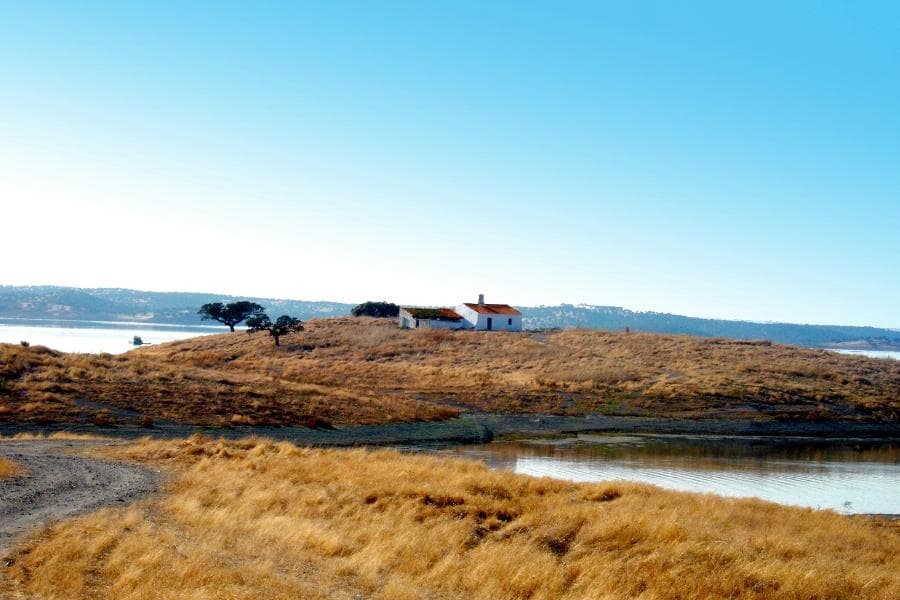 More rivers, less sea: the new way to spend holidays in Portugal