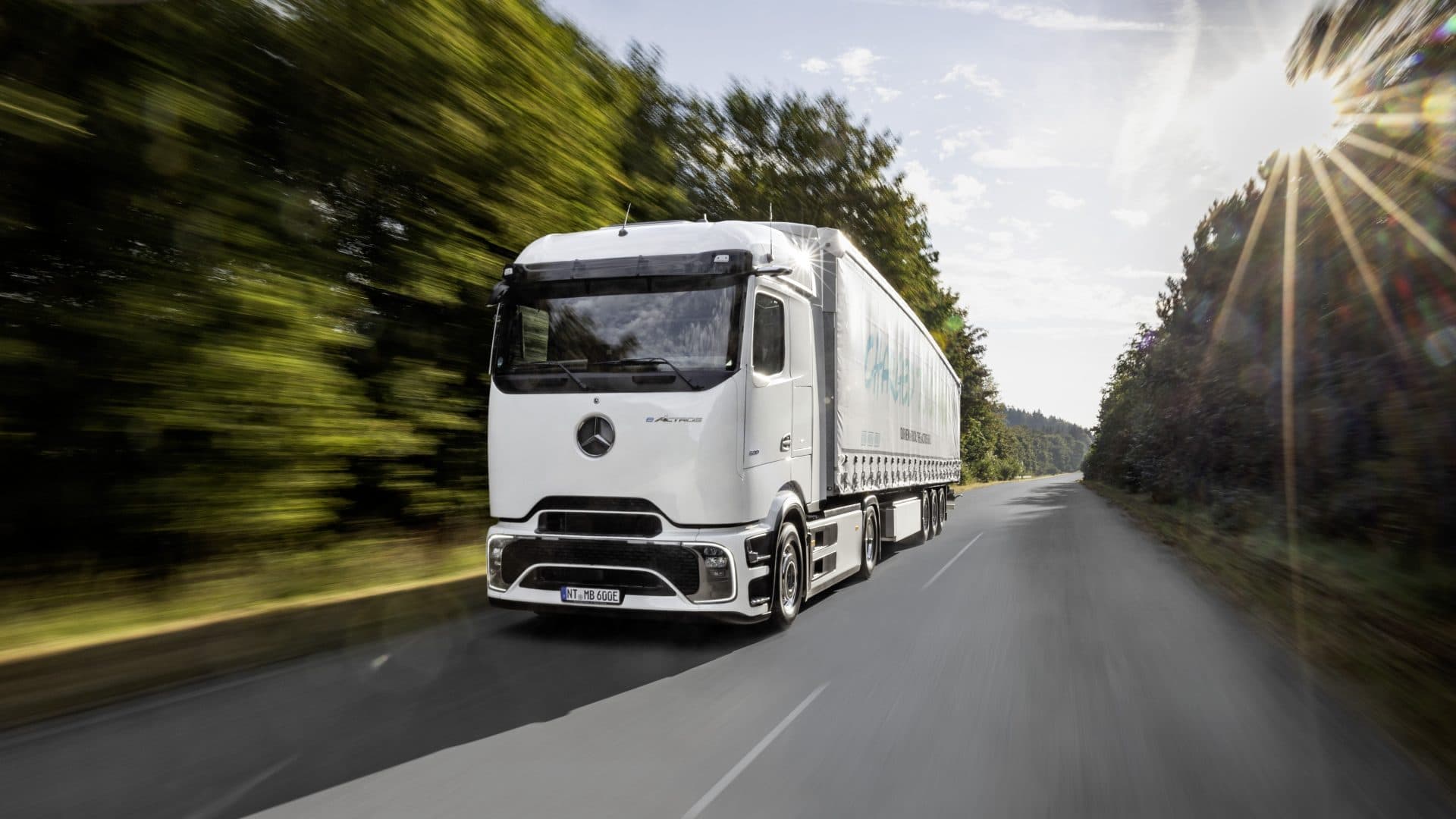 Mercedes-Benz Trucks and TJA – Transportes J. Amaral strengthen heavy goods transport electrification in Portugal