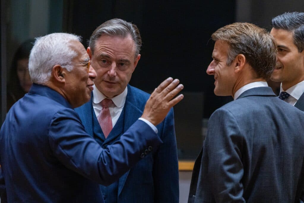 Budget showdown slips to November as Costa pushes for quick deal