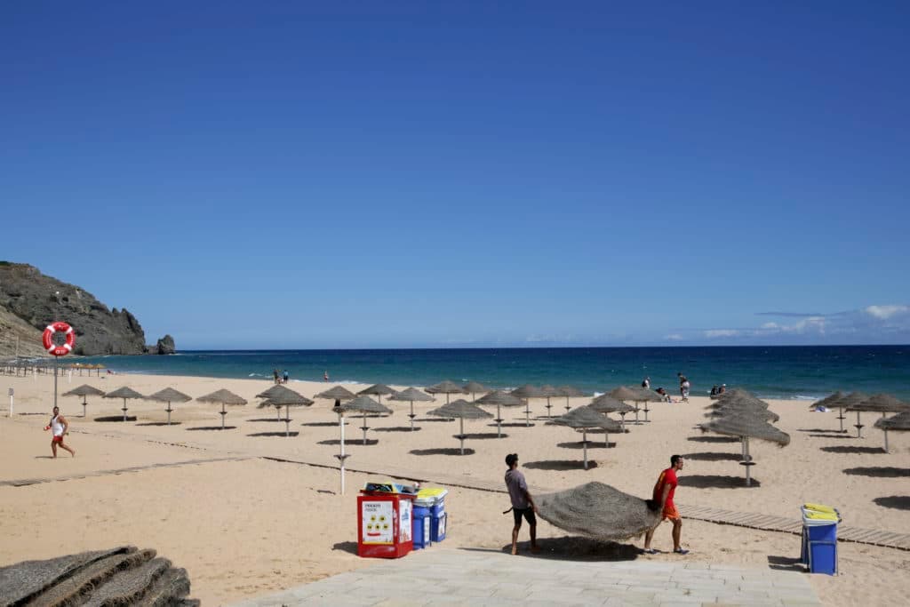 “There is no law prohibiting sunshades in front of beach concessions”