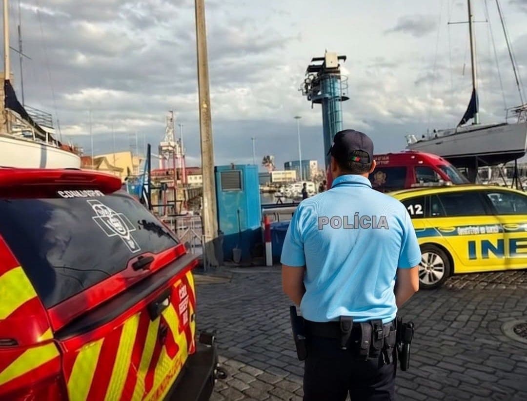 PSP officer dives into river to save man after suicide attempt