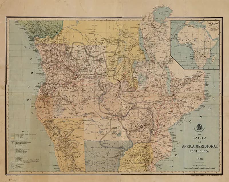 A coloured nineteenth-century map of southern central Africa titled Carta da Africa Meridional Portugueza, 1886. Angola lies on the left and Mozambique on the right, with the land between them tinted pale pink.