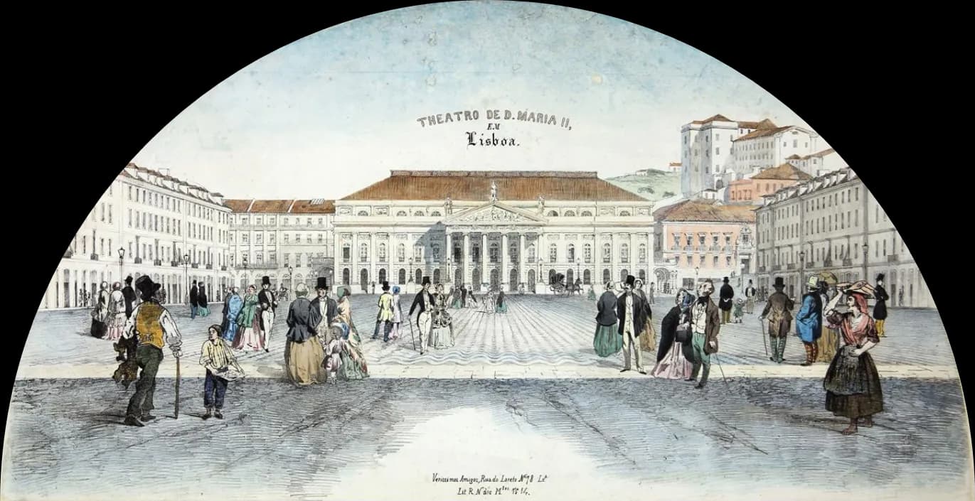 A coloured print in a semicircular frame shows a wide square with the columned theatre at the far end, framed by rows of tall houses. Men in top hats and women in wide skirts stroll across the square, and the title Theatro de D. Maria II em Lisboa is lettered in the sky.