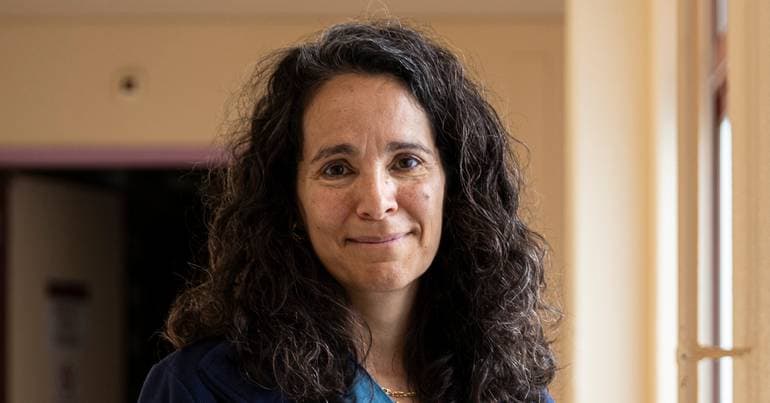 We should not say 'don't cry' when a child is in pain