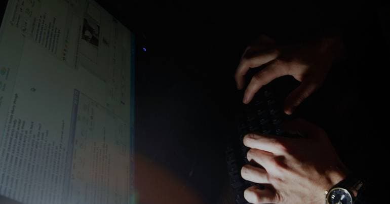 Pre-trial detention for 10 money laundering suspects