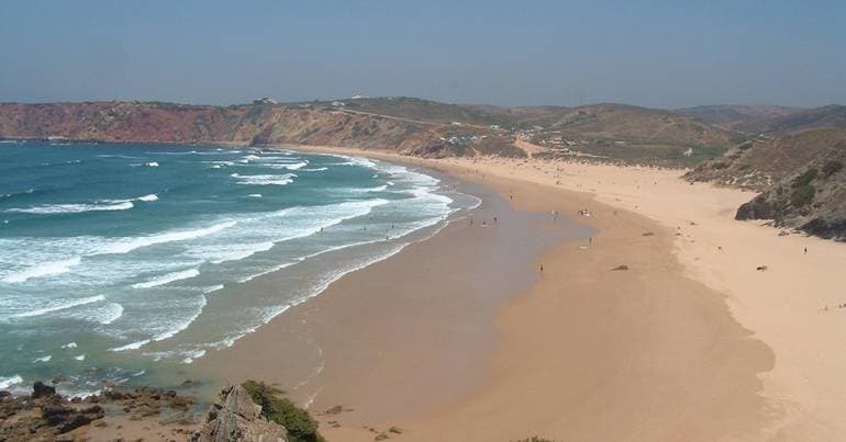Landing in Aljezur: 12 people identified following alert