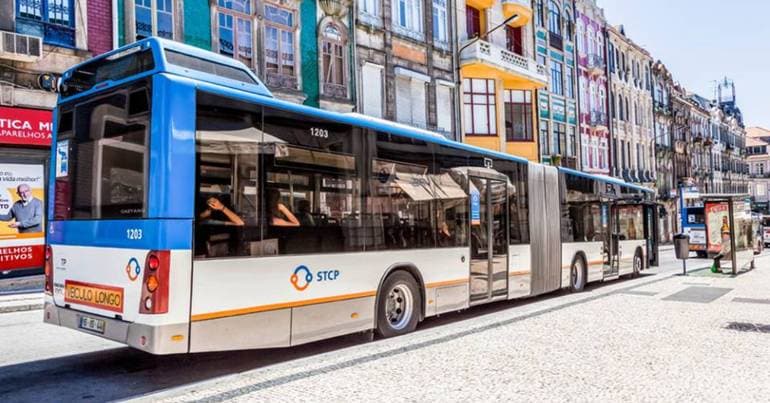 Porto: Traffic and parking motivate the use of public transport