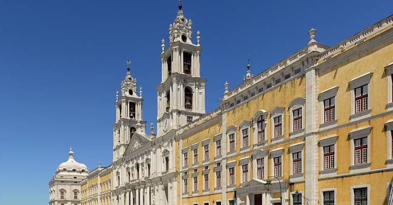 Preventive detention for extortion suspects in Mafra