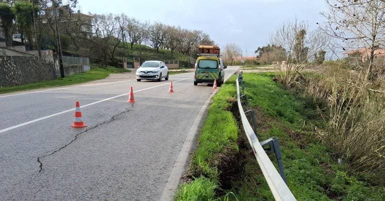 Loures: Collision between car and truck causes two deaths