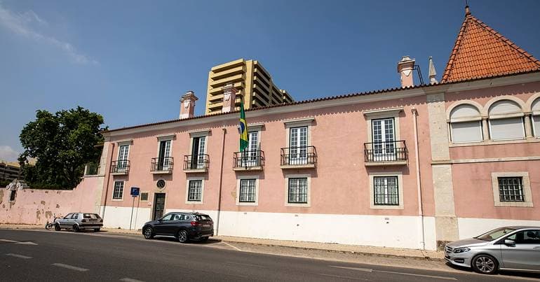 Increase in the Brazilian diaspora puts pressure on consular services