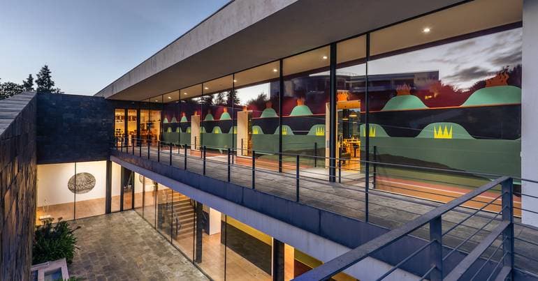 For 10 years, Quinta do Quetzal has combined art with wine