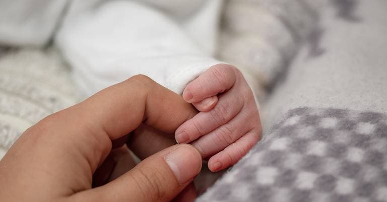 Six-month parental leave paid at 100% approved in Parliament