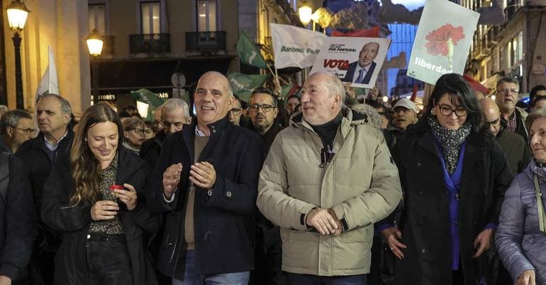 Filipe closes campaign with ginjinha and a stroll through Chiado