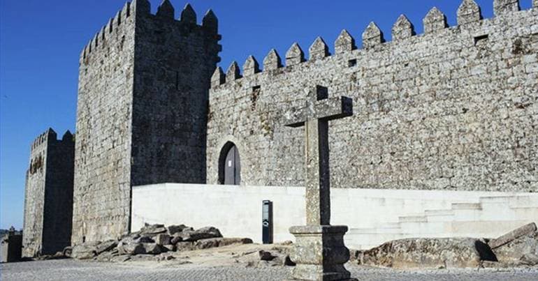 Destruction of common swift nests in Trancoso