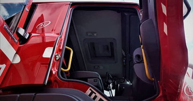 Alcobaça. Factory fire leaves two injured