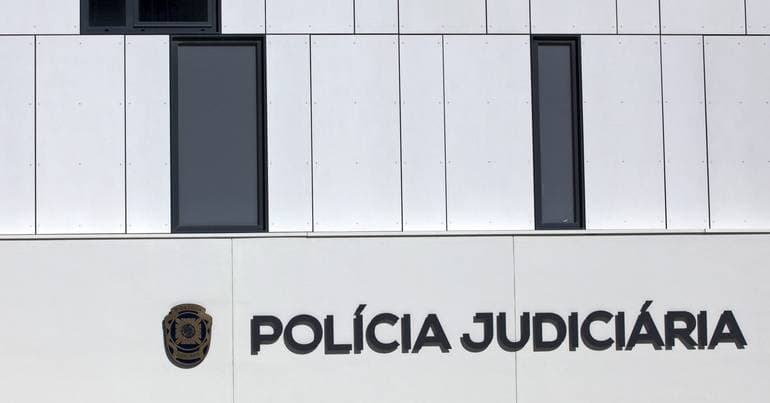 Man injured after being shot outdoors in Portalegre