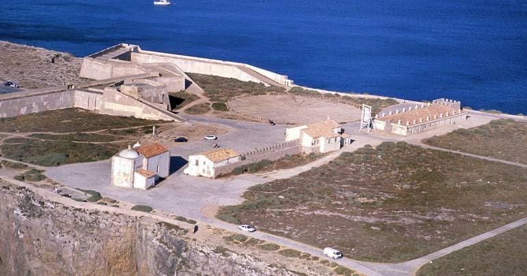 Peniche: 'Damage to homes and industries'